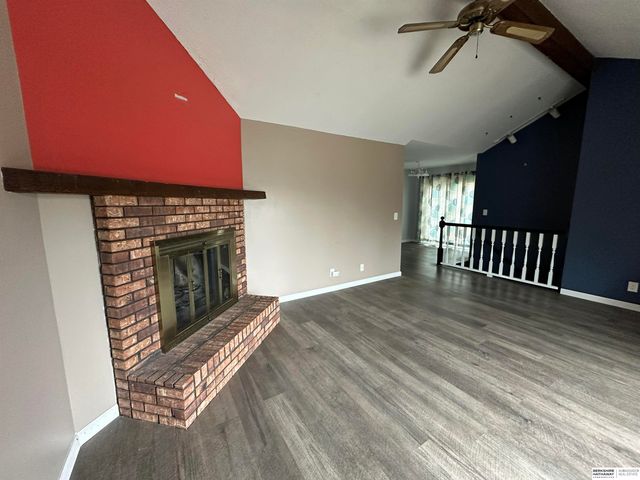 7805 Potter Plaza, Omaha, NE 68122