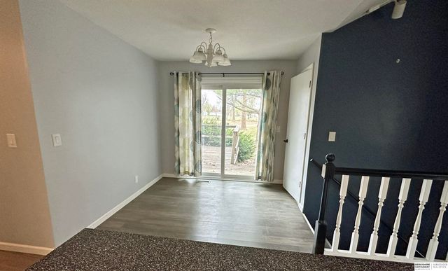 7805 Potter Plaza, Omaha, NE 68122