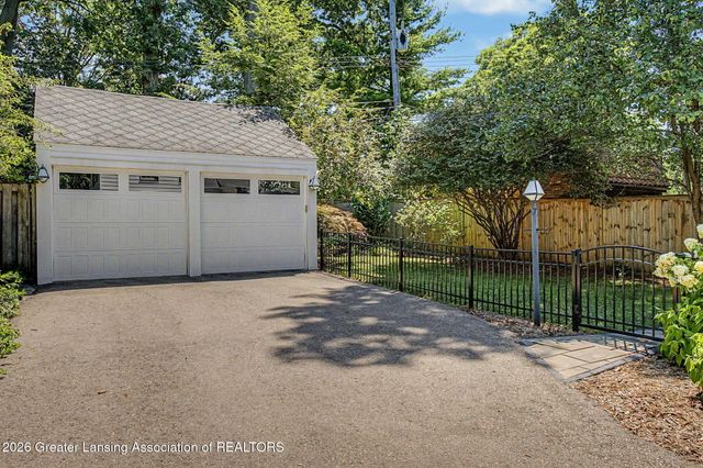 1025 Wildwood Drive, East Lansing, MI 48823