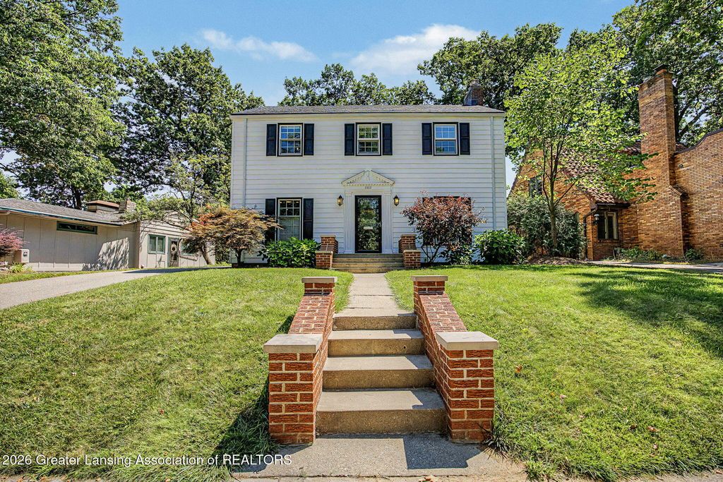 1025 Wildwood Drive, East Lansing, MI 48823