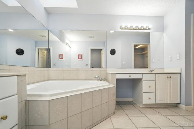 9372 Parkside Drive, Washington Twp, OH 45458