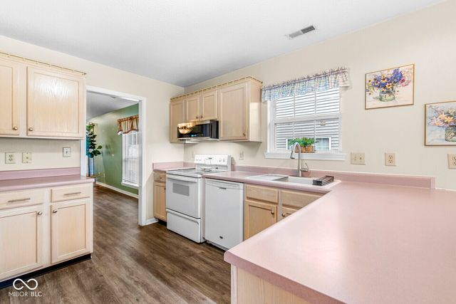 2815 Singletree Drive, Indianapolis, IN 46234