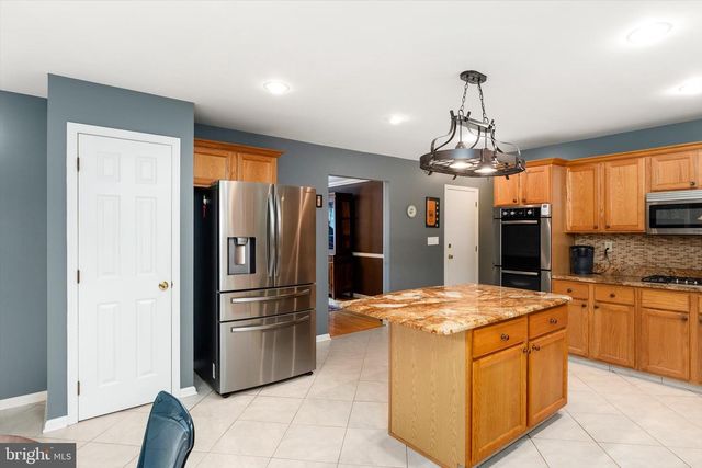 36 ARNOLD LN, Robbinsville, NJ 08691