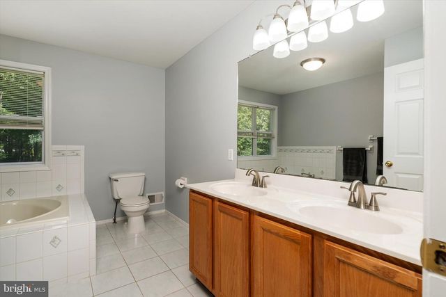 36 ARNOLD LN, Robbinsville, NJ 08691