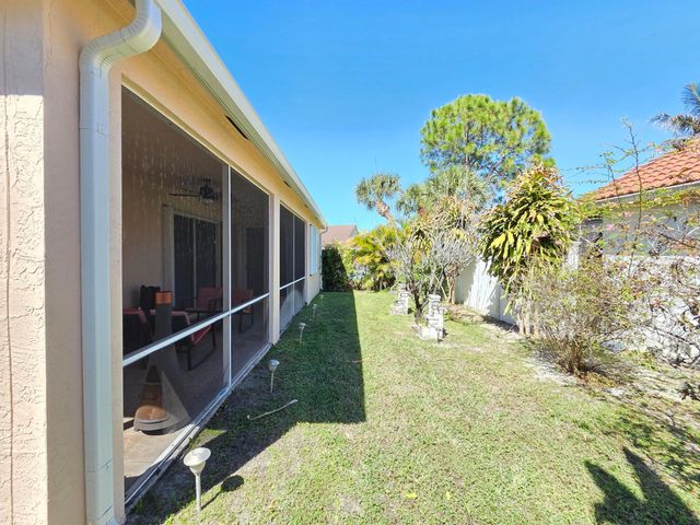 286 Saratoga Boulevard E, Royal Palm Beach, FL 33411