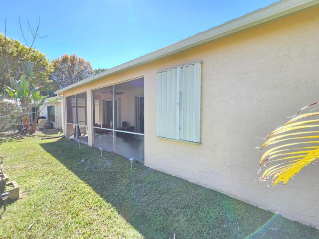 286 Saratoga Boulevard E, Royal Palm Beach, FL 33411