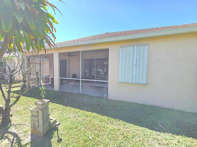 286 Saratoga Boulevard E, Royal Palm Beach, FL 33411