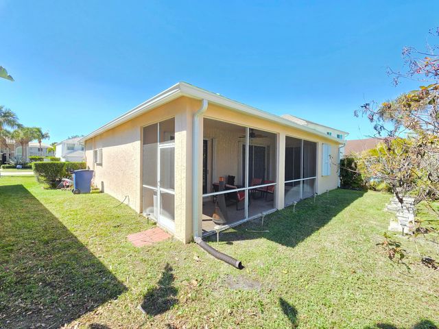 286 Saratoga Boulevard E, Royal Palm Beach, FL 33411