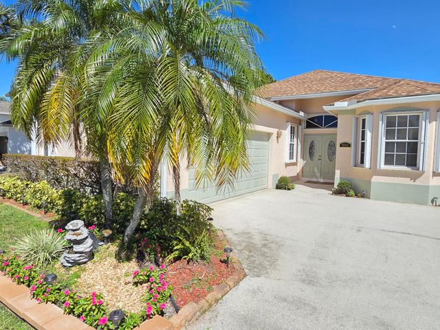 286 Saratoga Boulevard E, Royal Palm Beach, FL 33411