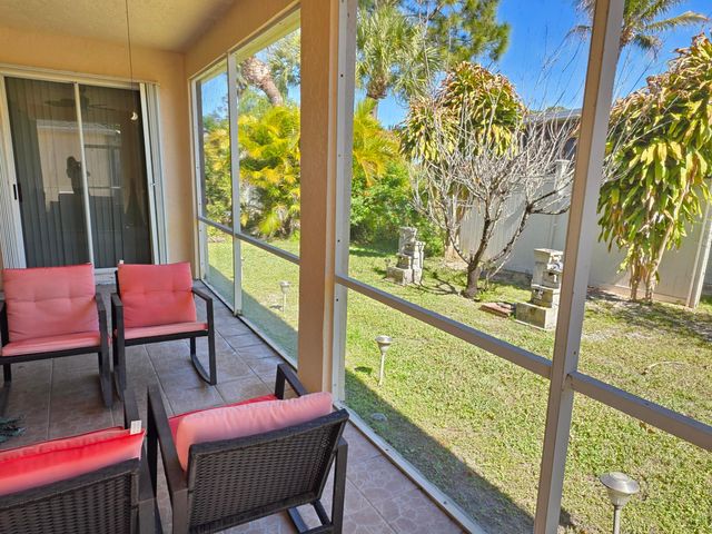 286 Saratoga Boulevard E, Royal Palm Beach, FL 33411