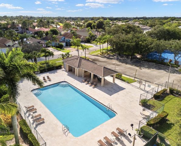 286 Saratoga Boulevard E, Royal Palm Beach, FL 33411