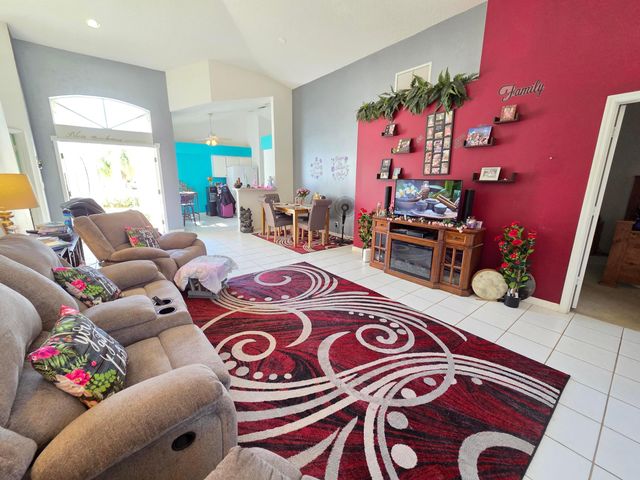 286 Saratoga Boulevard E, Royal Palm Beach, FL 33411