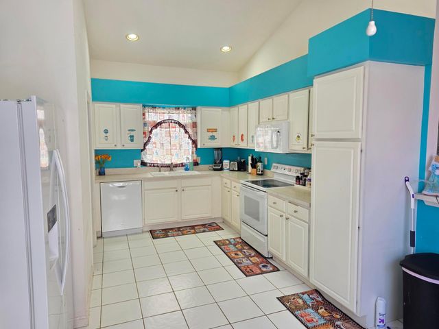 286 Saratoga Boulevard E, Royal Palm Beach, FL 33411