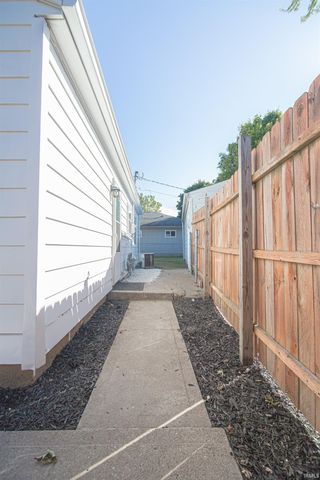 2800 Meadow Drive, Lafayette, IN 47909