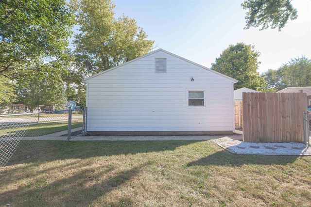 2800 Meadow Drive, Lafayette, IN 47909