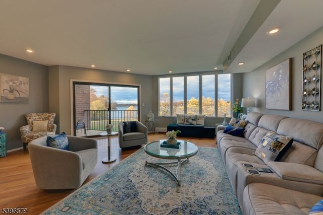 1360 Hamburg Tpke 104, Wayne Twp., NJ 07470