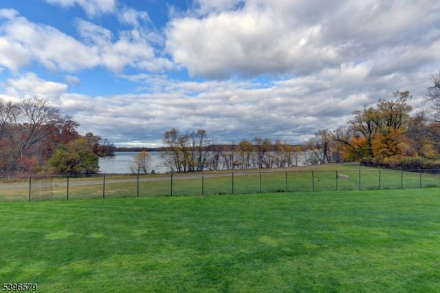 1360 Hamburg Tpke 104, Wayne Twp., NJ 07470