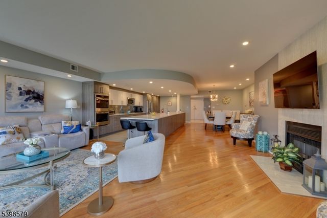 1360 Hamburg Tpke 104, Wayne Twp., NJ 07470