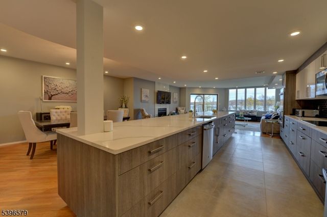 1360 Hamburg Tpke 104, Wayne Twp., NJ 07470