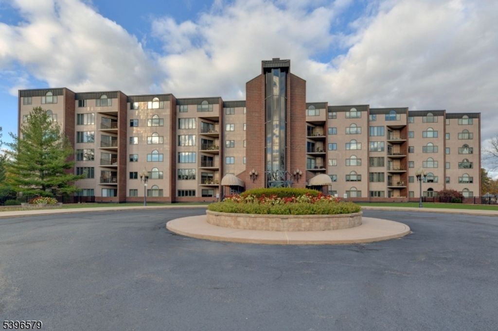 1360 Hamburg Tpke 104, Wayne Twp., NJ 07470