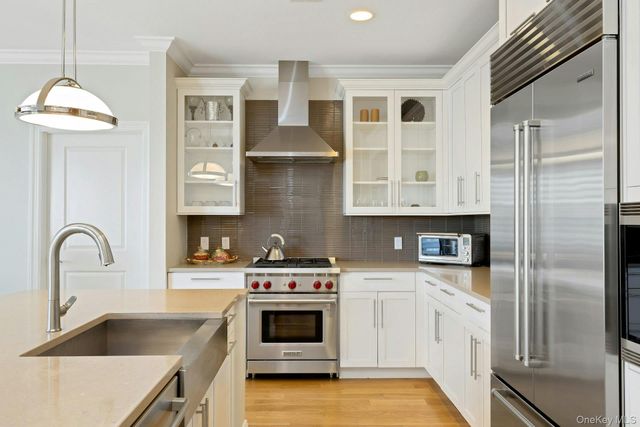 18 Rivers Edge Drive 305, Tarrytown, NY 10591