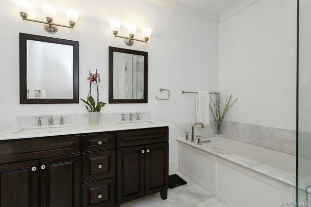 18 Rivers Edge Drive 305, Tarrytown, NY 10591