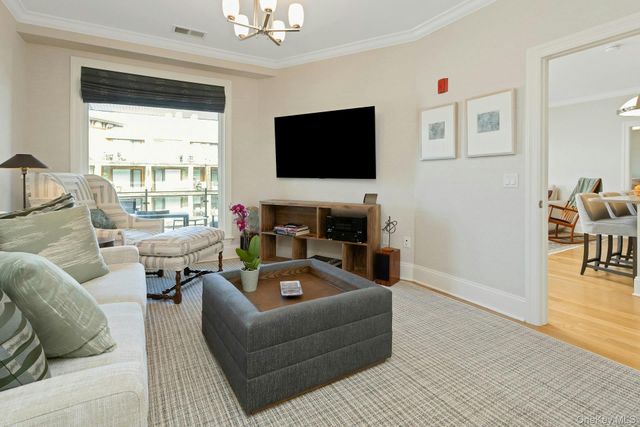 18 Rivers Edge Drive 305, Tarrytown, NY 10591