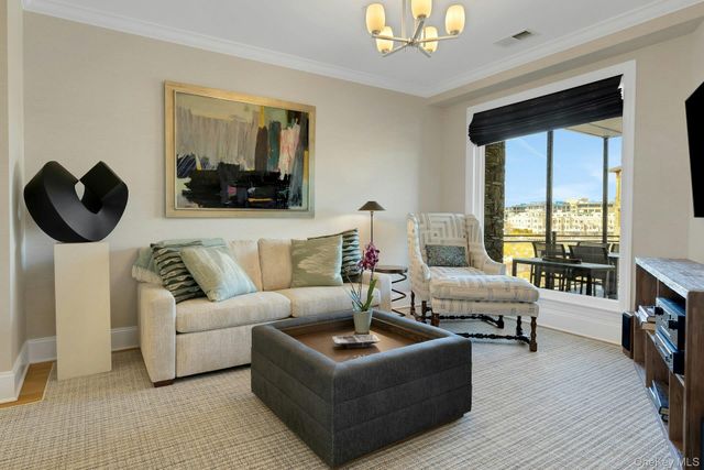 18 Rivers Edge Drive 305, Tarrytown, NY 10591