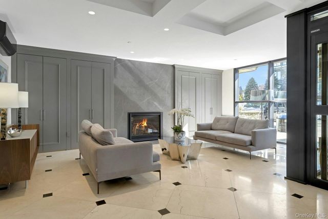 18 Rivers Edge Drive 305, Tarrytown, NY 10591