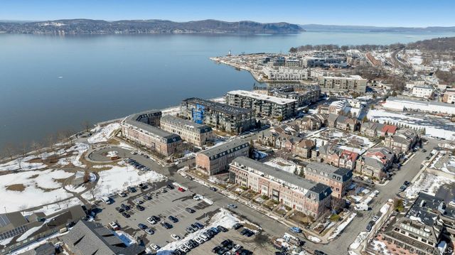18 Rivers Edge Drive 305, Tarrytown, NY 10591