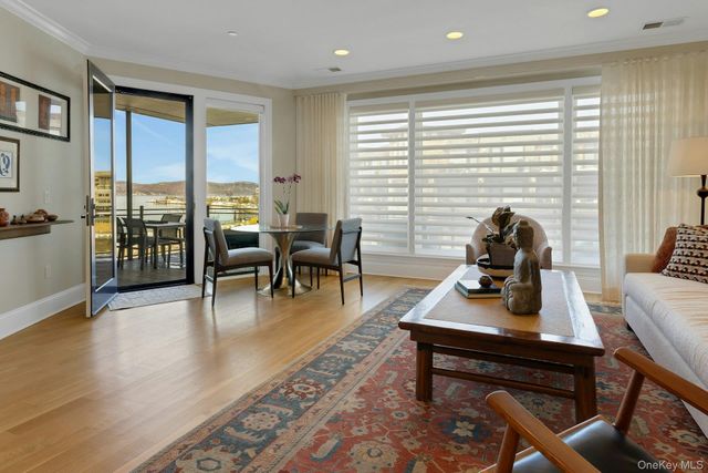 18 Rivers Edge Drive 305, Tarrytown, NY 10591