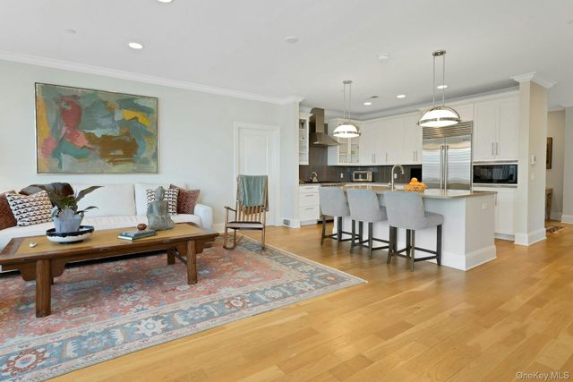 18 Rivers Edge Drive 305, Tarrytown, NY 10591