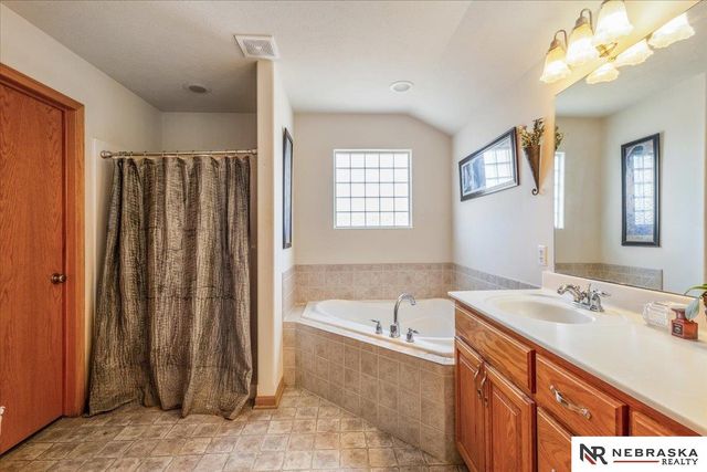 3224 Fairway Drive, Plattsmouth, NE 68048