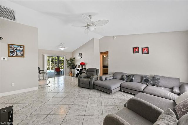 1721 SE 21st TER, Cape Coral, FL 33990