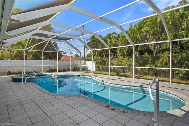 1721 SE 21st TER, Cape Coral, FL 33990