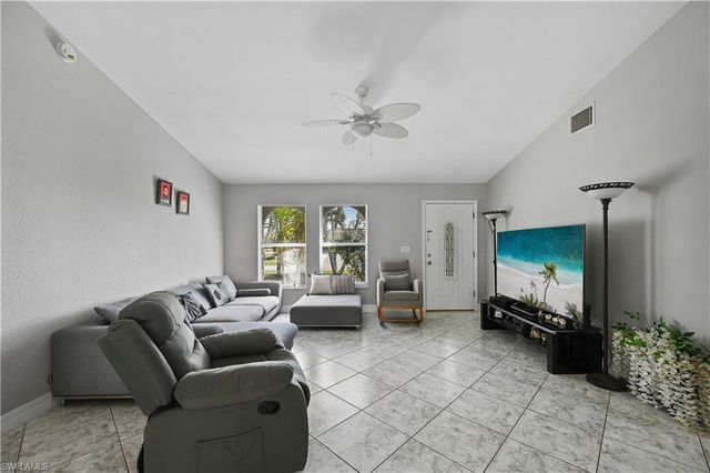 1721 SE 21st TER, Cape Coral, FL 33990