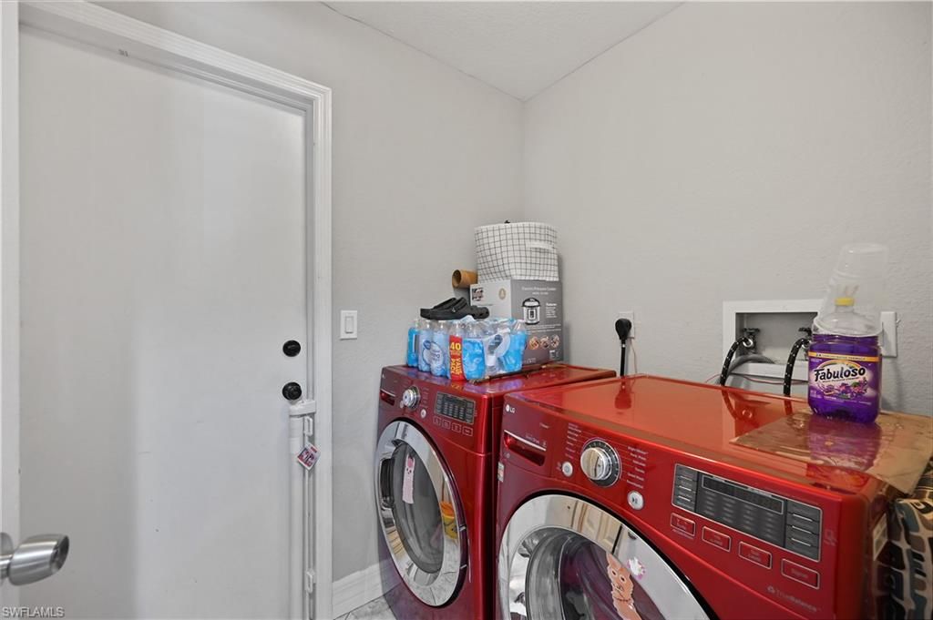 Image 22 of property listing at 1721 SE 21st TER, Cape Coral, FL 33990