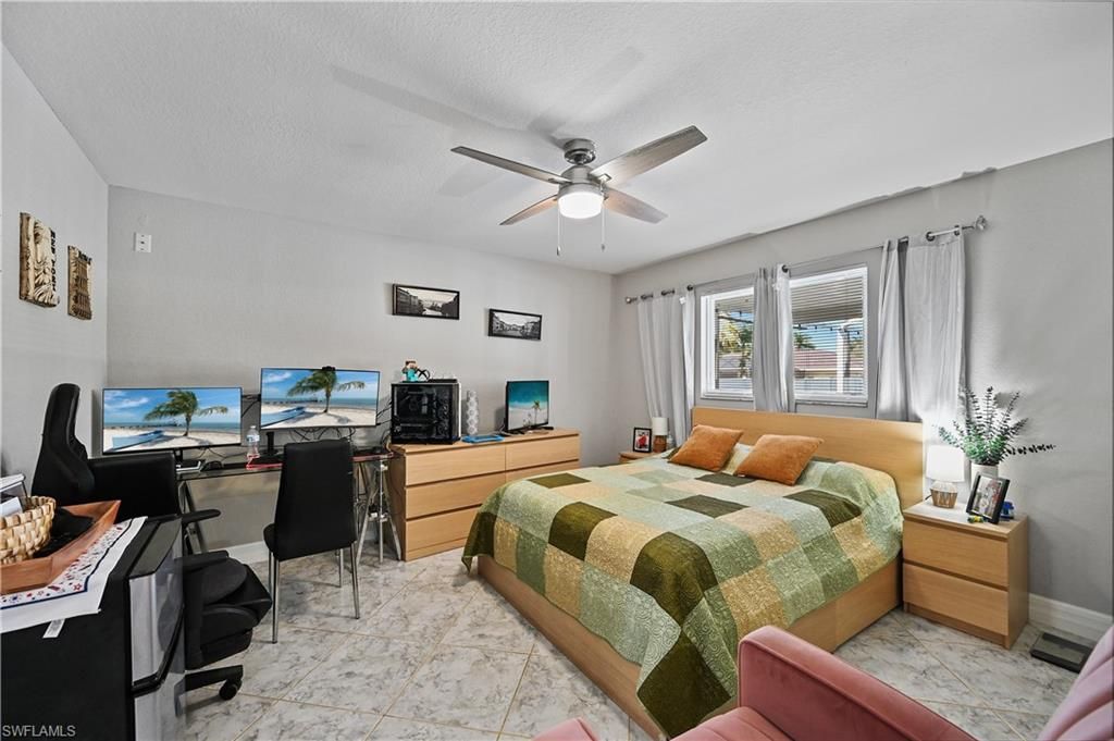 Image 24 of property listing at 1721 SE 21st TER, Cape Coral, FL 33990