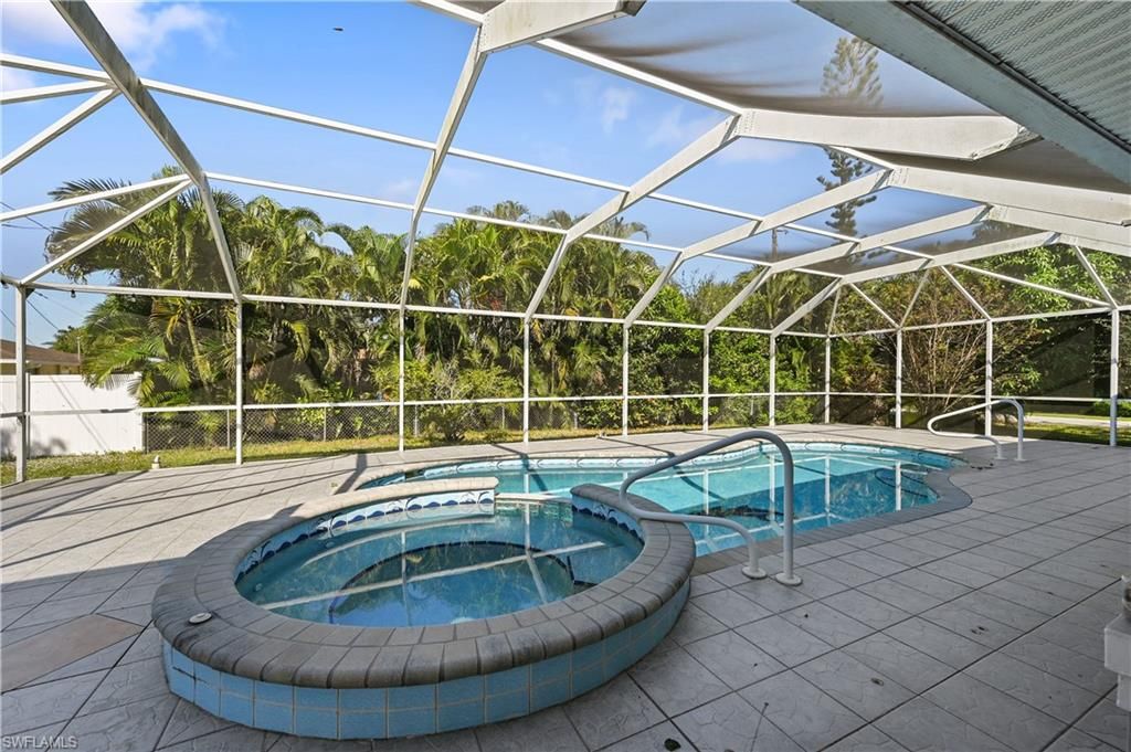 Image 27 of property listing at 1721 SE 21st TER, Cape Coral, FL 33990