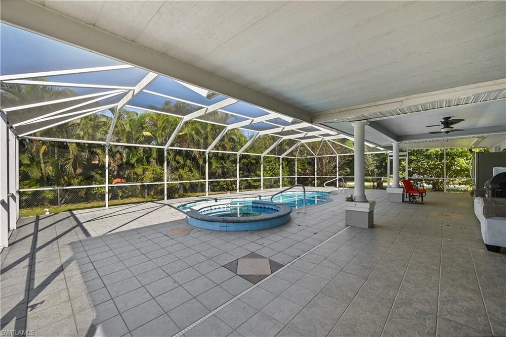 Image 32 of property listing at 1721 SE 21st TER, Cape Coral, FL 33990