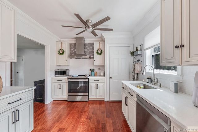 127 Clinton Avenue, East Patchogue, NY 11772