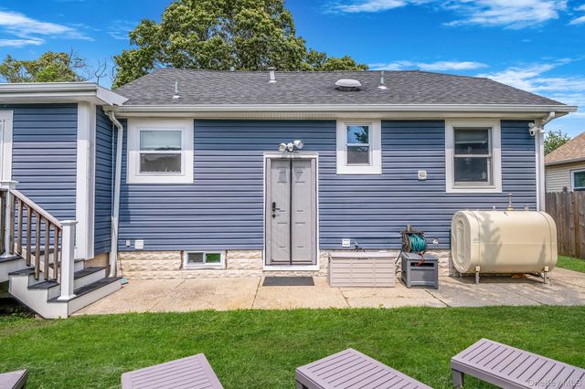 127 Clinton Avenue, East Patchogue, NY 11772