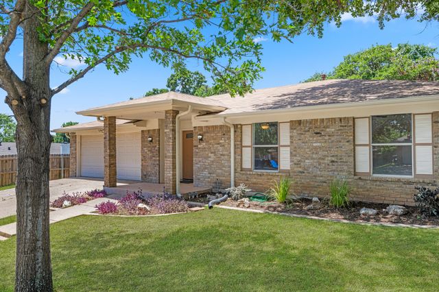 4304 Spring Hill Lane, Arlington, TX 76016