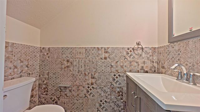 9502 Curry Landing Drive, Houston, TX 77095