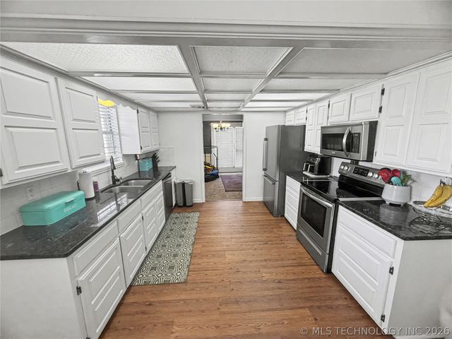 117 Oakwood Drive, Tahlequah, OK 74464