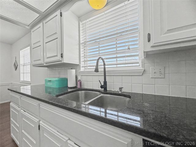 117 Oakwood Drive, Tahlequah, OK 74464