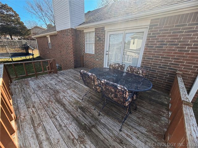 117 Oakwood Drive, Tahlequah, OK 74464