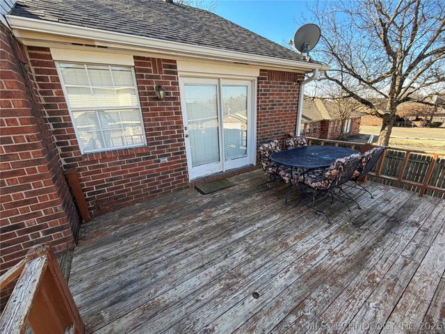 117 Oakwood Drive, Tahlequah, OK 74464