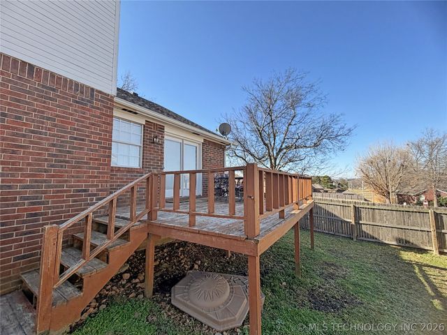 117 Oakwood Drive, Tahlequah, OK 74464