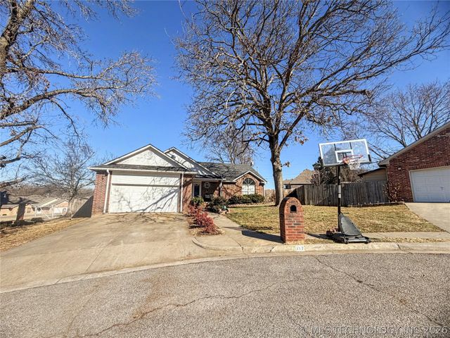 117 Oakwood Drive, Tahlequah, OK 74464